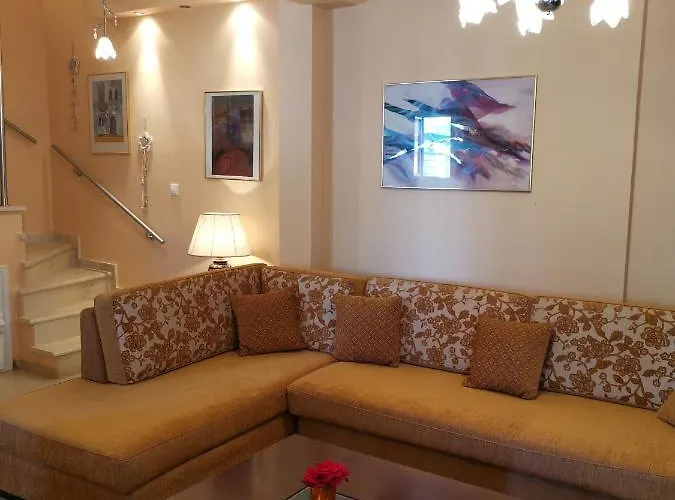 Purple_rose_apartment